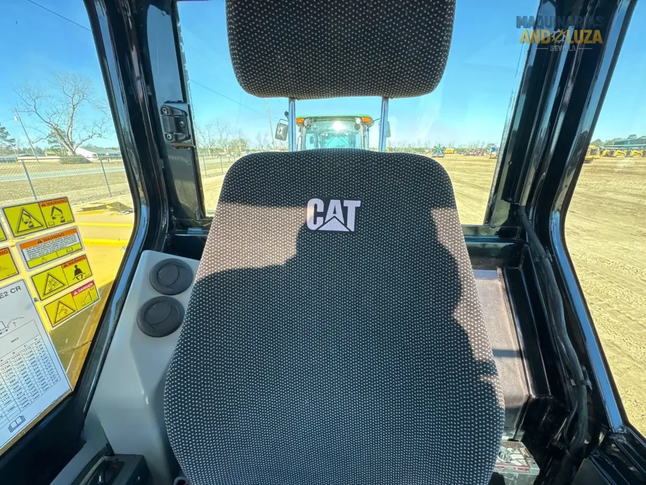 Caterpillar 308E2 CR Minibagger aus dem Jahr 2018 mit kompaktem Radius, Schwenkausleger und hochauflösendem Hydrauliksystem für Bauarbeiten und Grabenarbeiten auf engstem Raum.