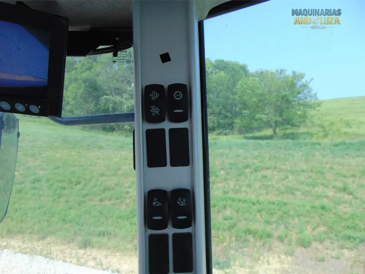 Pala gommata Volvo L90H del 2018 con cinematismo Torque Parallel, motore Volvo D6J e tecnologia OptiShift per un carico e una movimentazione dei materiali ad alta efficienza.