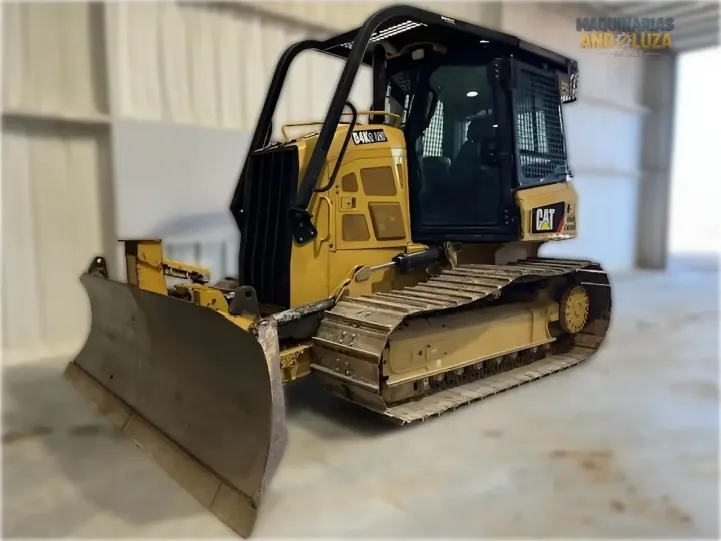 Bulldozer Caterpillar D4K2 LGP 2020 à vendre, bulldozer diesel Tier 4 avec lame VPAT et technologie Cat Grade chez Maquinaria Andaluza.