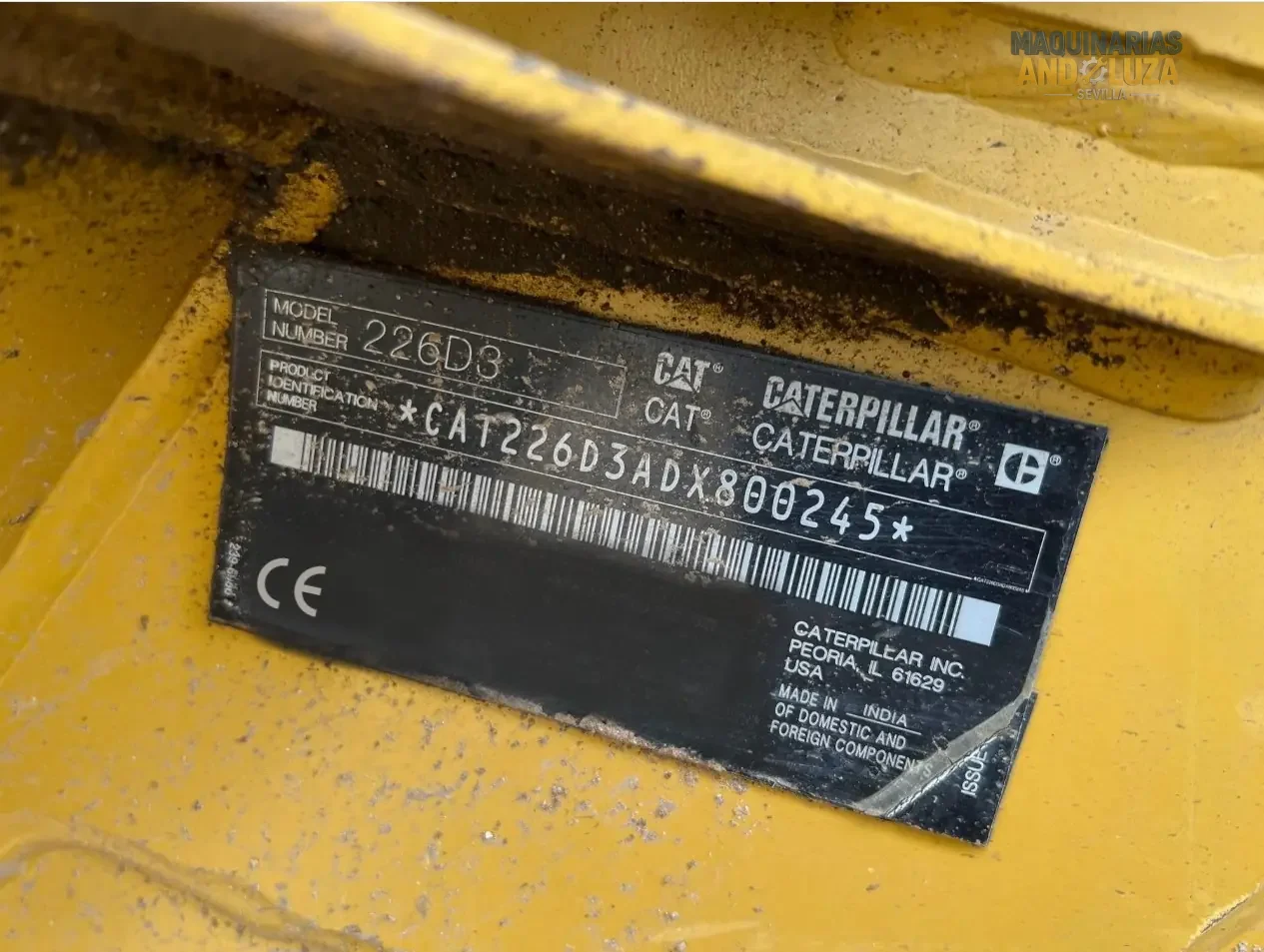 Pala compatta Caterpillar 226D3 del 2021 con design a sollevamento radiale, cabina riprogettata per il massimo comfort e tecnologia Smart per operazioni di livellamento e carico ad alte prestazioni.