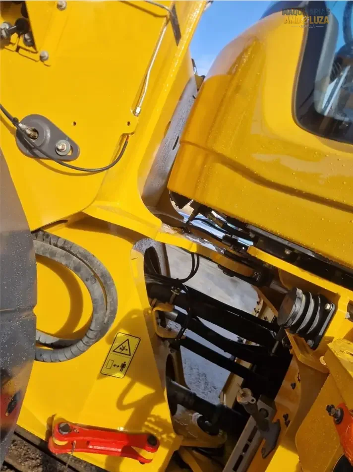 Utovarivač na kotačima Volvo L120H iz 2021. s OptiShift tehnologijom, Volvo D8J motorom i Torque Parallel vezom za visokoproduktivno utovarivanje i rad s učinkovitom potrošnjom goriva.
