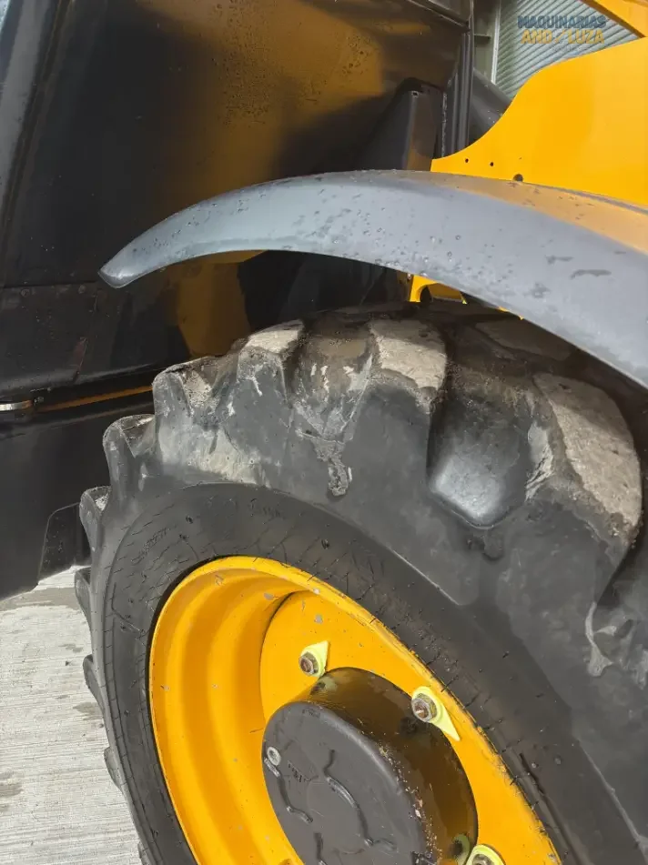Ładowarka teleskopowa JCB 540-140 z 2019 r., 108 KM, 2853 godziny, wysokość podnoszenia 14 m, doskonały stan techniczny.