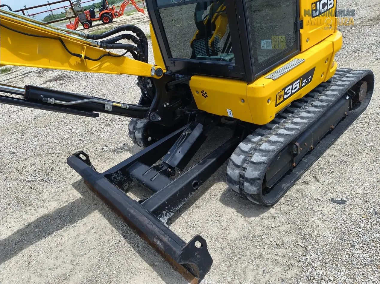 Miniexcavadora JCB 35Z-1 de 2024, 24 CV, excelente estado, versátil y potente.