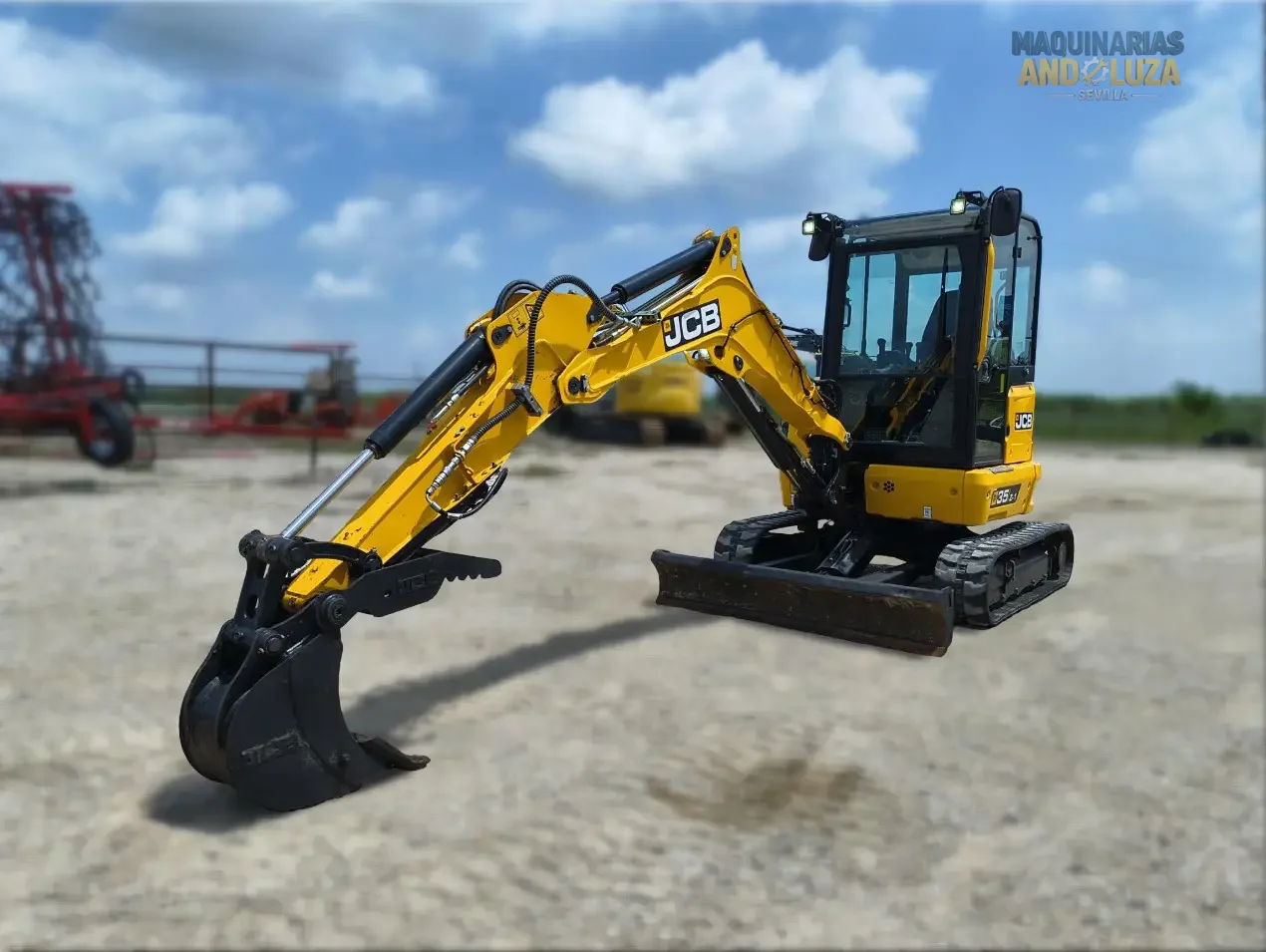 Miniexcavadora JCB 35Z-1 de 2024, 24 CV, excelente estado, versátil y potente.