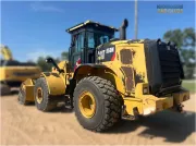 2016 Caterpillar 950M Wheel Loader with ACERT engine, high-lift linkage, and Performance Series bucket for heavy construction and quarry applications.