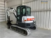 2017 Bobcat E55 mini excavator for sale, 5.5-ton conventional tail swing excavator for heavy-duty digging and lifting at Maquinaria Andaluza de Ocasion SL.