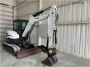 2017 Bobcat E55 mini excavator for sale, 5.5-ton conventional tail swing excavator for heavy-duty digging and lifting at Maquinaria Andaluza de Ocasion SL.