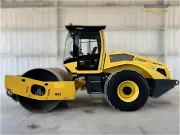 2019 BOMAG BW211D-5 single drum soil compactor for sale, 10.9 ton heavy-duty roller for road construction and earthworks at Maquinaria Andaluza.